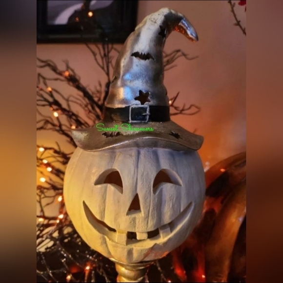WHITE PUMPKIN HEAD JACK-O-LANTERN LIGHT UP HALLOWEEN (20" high) PEDESTAL LAMP - Picture 4 of 8